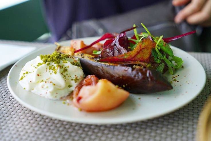 Le Playtime : la péniche terrasse piscine !