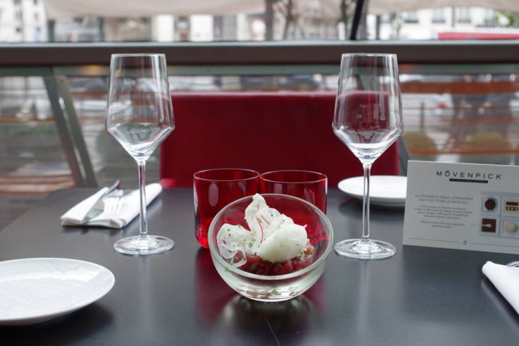 La Brasserie du Publicis Drugstore célèbre l’Euro en grande pompe :