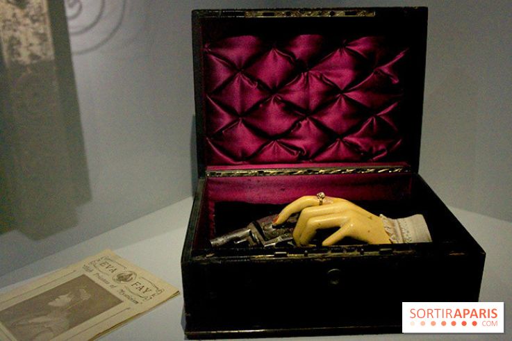 Persona, l'exposition terrifiante au Musée du Quai Branly