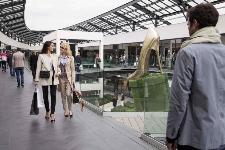 Défilés de mode avec Elodie Gossuin au One Nation Paris