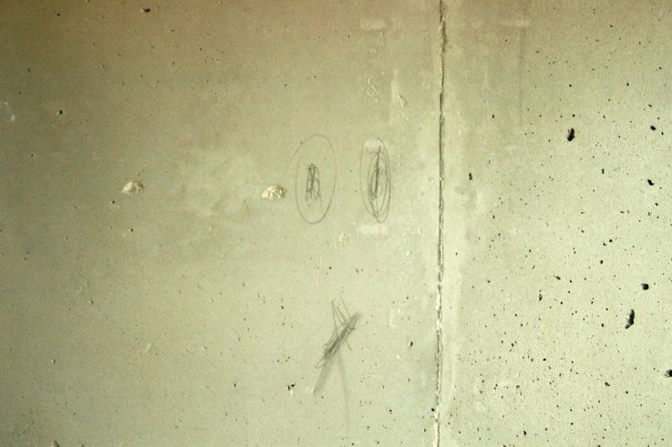 Traits de crayon de chantier volontairement conservés par Philippe Starck