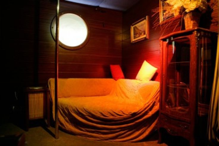 La cabine du capitaine, Love Hôtel à Paris