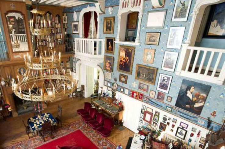 Vente dédiée à Gonzague Saint Bris à l'Hôtel Drouot