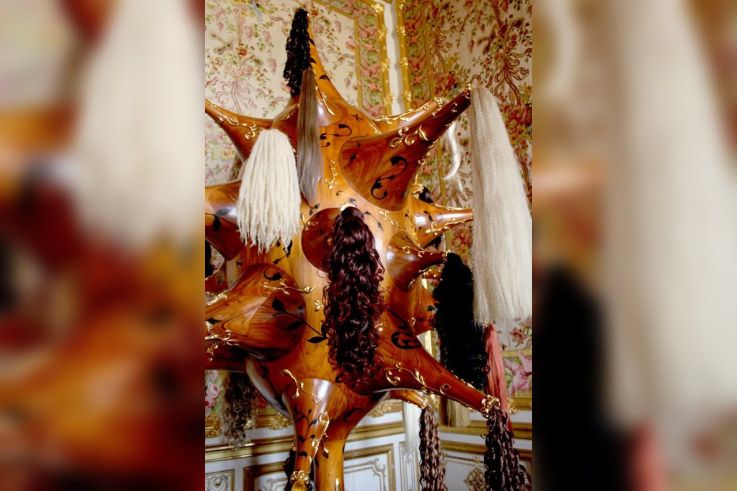 Perruque, Joana Vasconcelos | photo © Sortiraparis.com