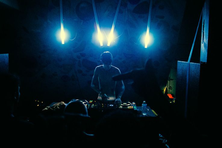 Epsilon : des soirées techno insolites à Paris dans une salle d'escalade