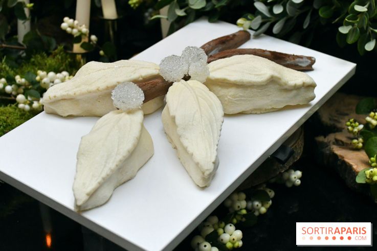 La Bûche de Noël 2025 du Park Hyatt Paris-Vendôme 2024 signée Naraé Kim