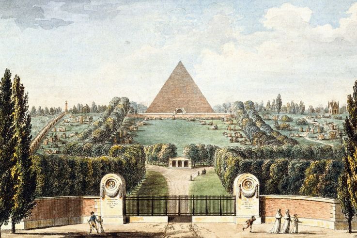 Une pyramide monumentale dans le cimetière du Père Lachaise à Paris