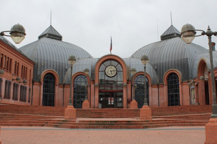 Située dans le Val-de-Marne, cette mairie faite de dômes surprend par son architecture insolite