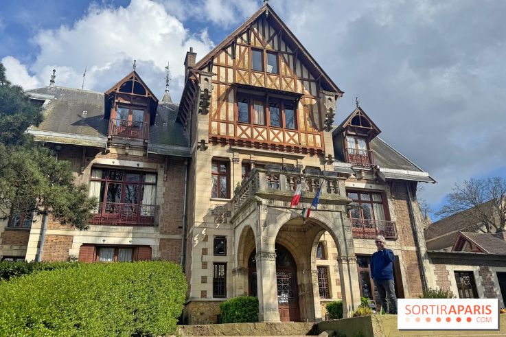 En région parisienne, cette mairie surprenante prend des allures de maison normande