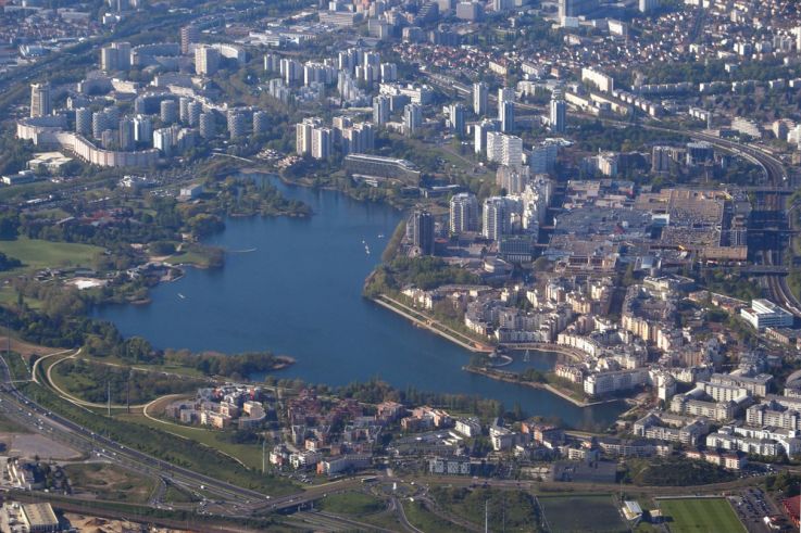 Ce lac artificiel proche de Paris recouvre en réalité une ancienne carrière