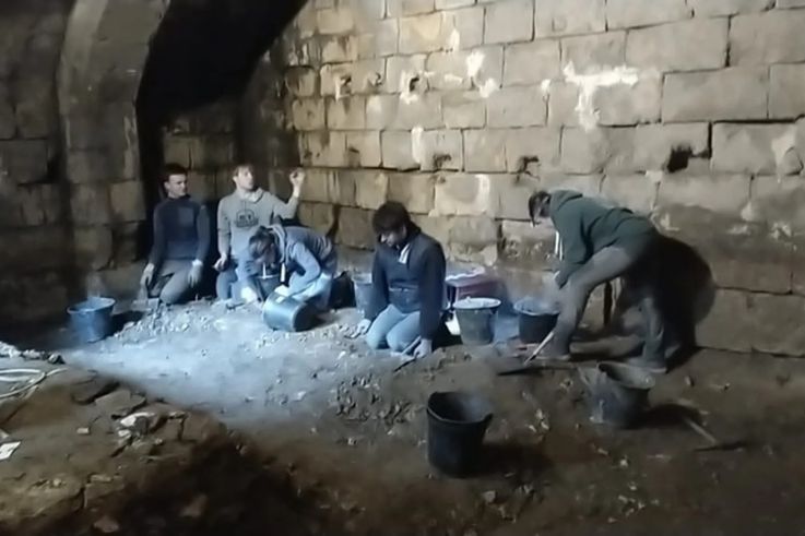 Un atelier pour réaliser un pavé médiéval pour les Journes de l’Archeologie 2026