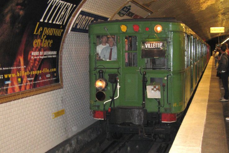 L'une des premières voitures motrice du métro parisien, bientôt remise en circulation et accessible aux visiteurs