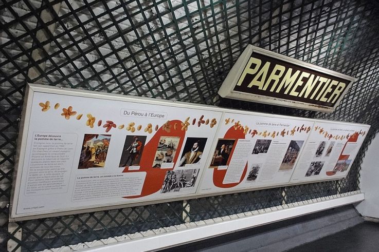 Avez-vous déjà remarqué ce clin d'œil discret à la station Parmentier à Paris ?