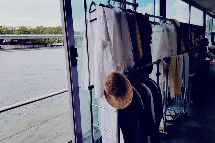 Un pop-up store estival sur une péniche à Paris
