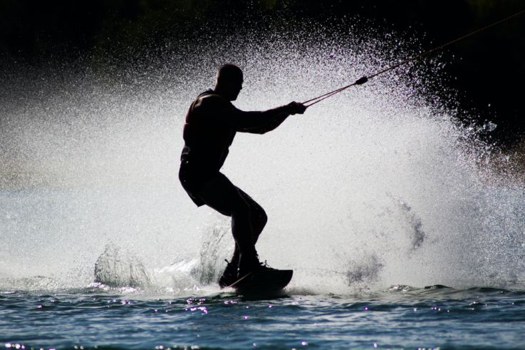 Insolite à Paris : du Ski Nautique sur la Seine
