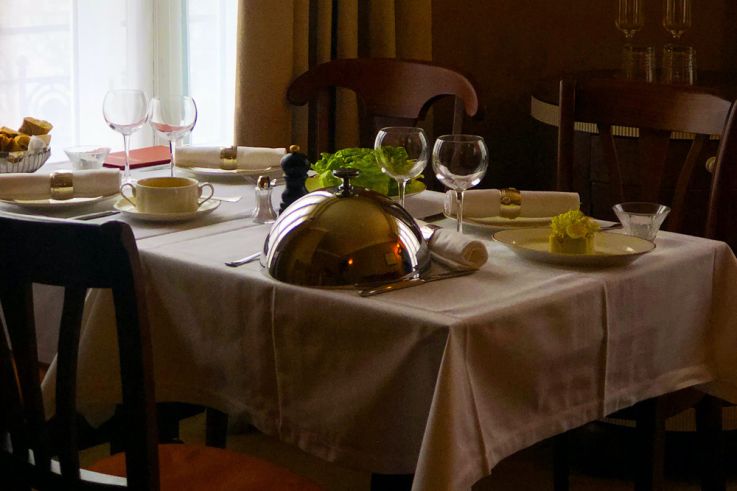 Nouvel An 2021 à Paris : Dîner de réveillon aux chandelles et nuit à l'hôtel Rochechouart