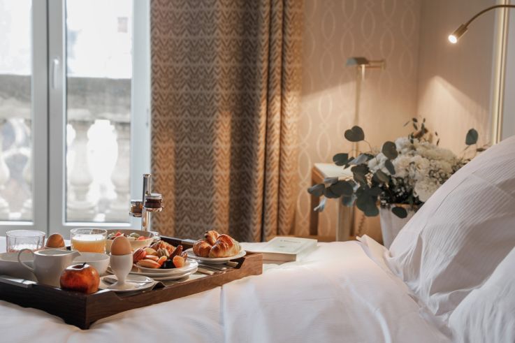 Insolite : un hôtel parisien nous propose de revivre une soirée comme dans "le monde d'avant"