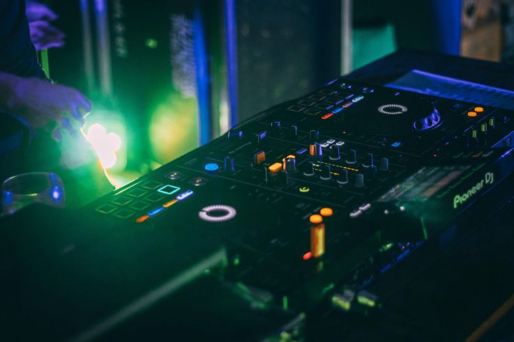 Coronavirus : les discothèques réclament une réouverture le 30 juin