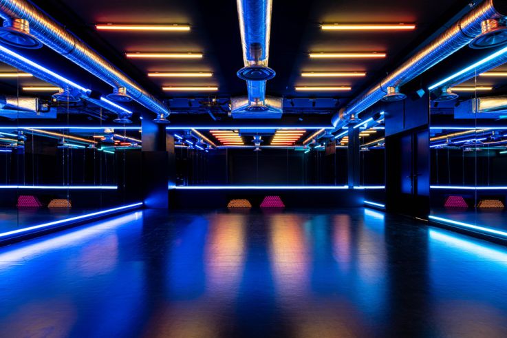 Studio MVMT, une salle de sport en mode clubbing dédiée au Party Fitness à Paris