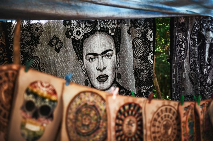 Expo Frida Kahlo au Palais Galliera : une rétrospective présente des pièces de la Casa Azul à Paris