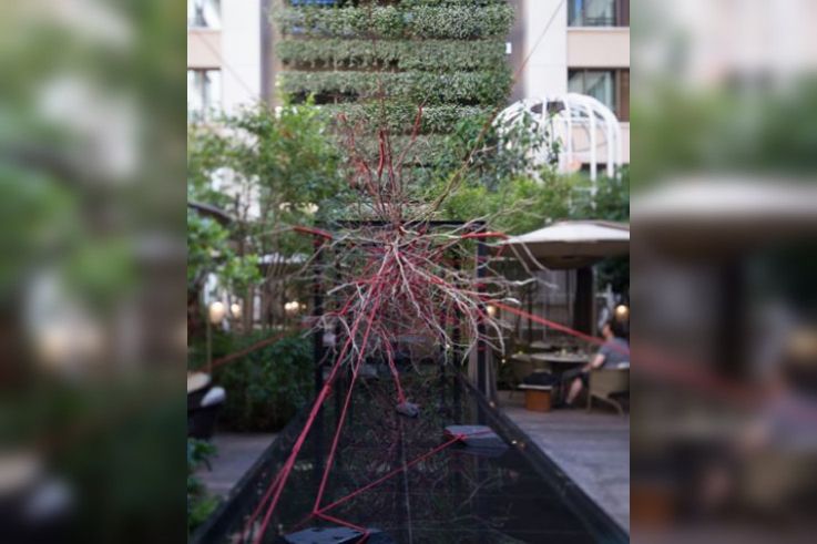 The Red Garden : installation artistique et cocktails éphémères au Mandarin Oriental