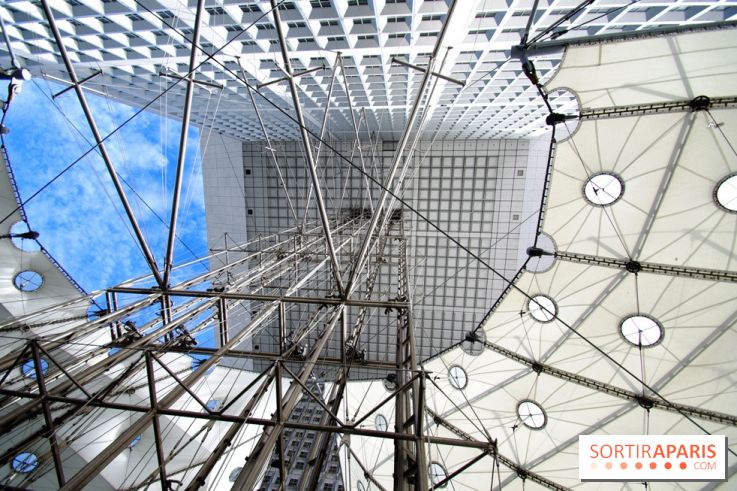 Réouverture du toit de la Grande Arche de La Défense