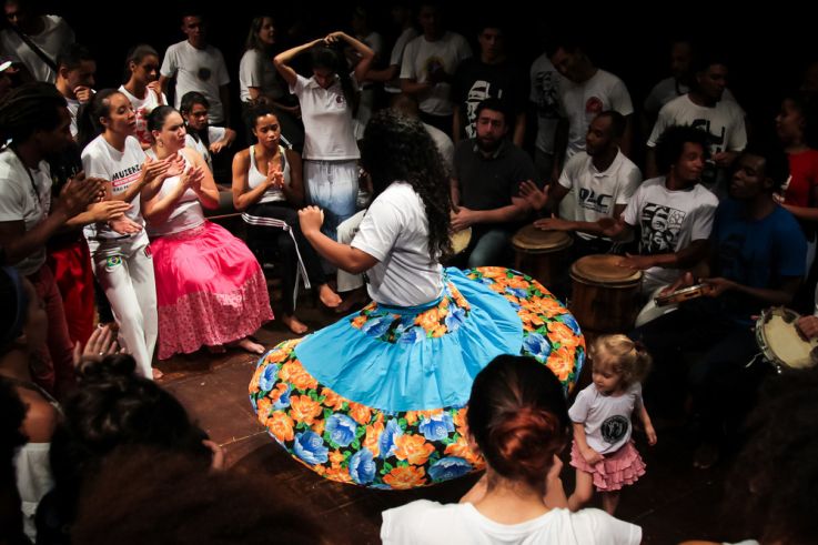 Saison France-Brésil 2025 : un concert de roda de samba à la Bibliothèque Assia Djebar