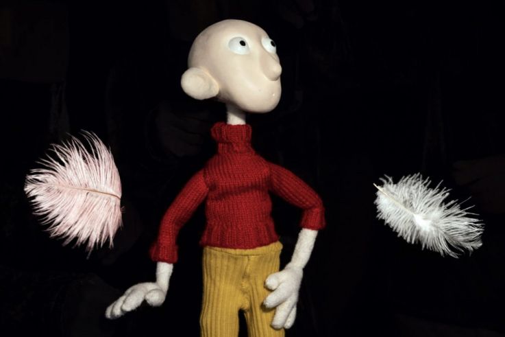 3 Plumes : la pièce aux marionnettes poétiques pour les touts-petits au Théâtre Paris-Villette