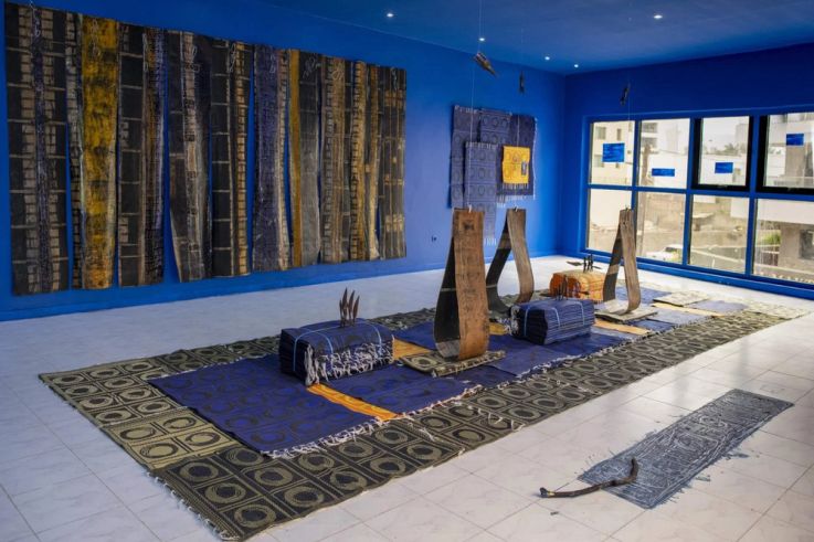 Valérie John au Palais de Tokyo : une exposition entre bleu indigo et mémoire de la Martinique