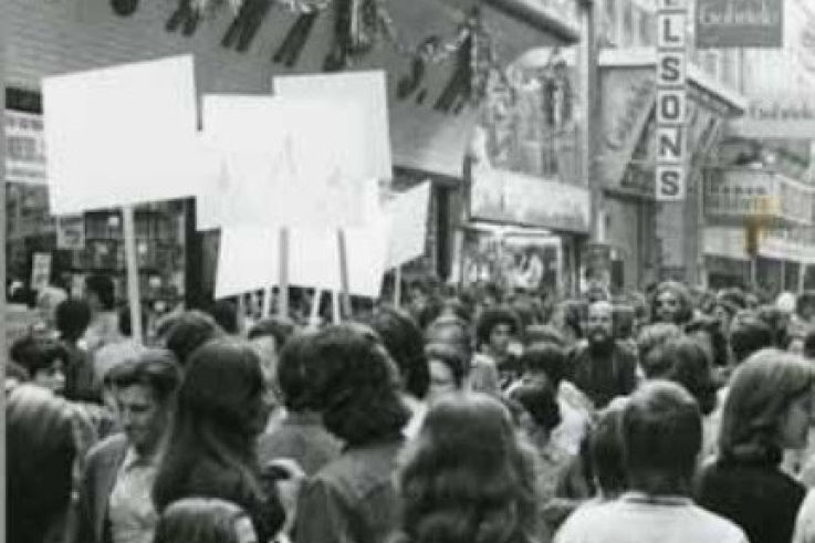  Le Blanc envahit la ville, action urbaine en marge de la 12ème Biennale de Sao Paulo, 1973.