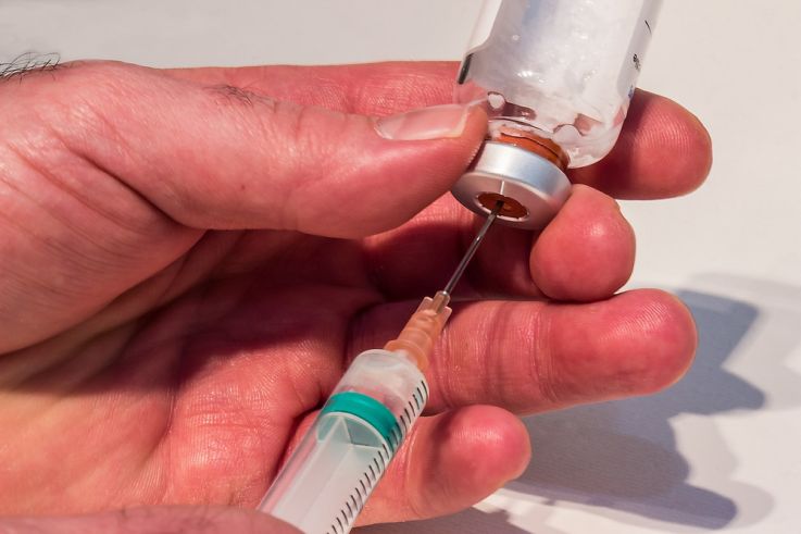 Vaccin contre la Covid : le produit de Moderna protégerait pendant trois mois