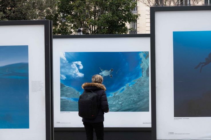 Exposition 1 Océan sur le parvis de la Gare de Lyon