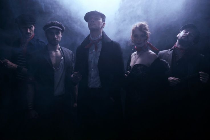 Apaches de Paris, l'expérience immersive dans un bar au Café Grévin