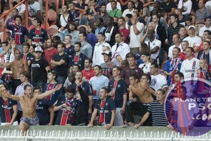 Le club critique l'émission Envoyé Spécial