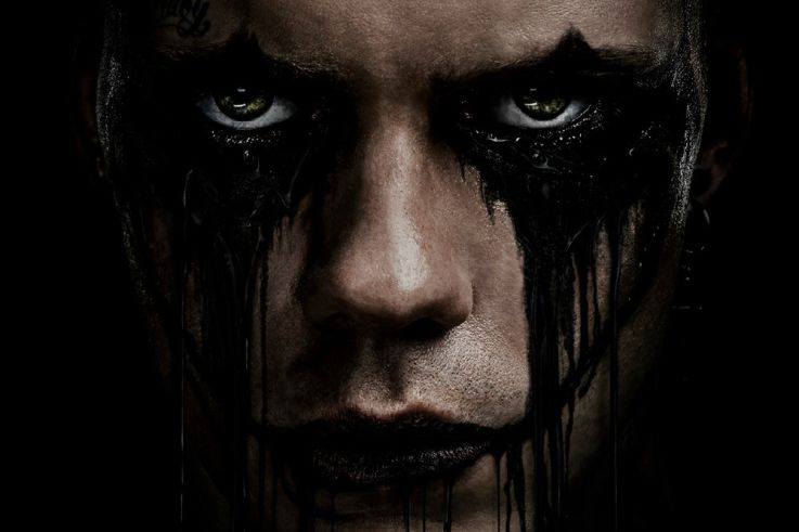 The Crow : Bill Skarsgård réanime le fantôme gothique dans une vision moderne de Rupert Sanders