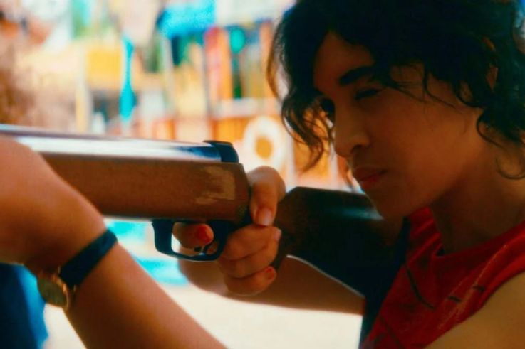 Reine mère, la comédie de Manele Labidi avec Camélia Jordana