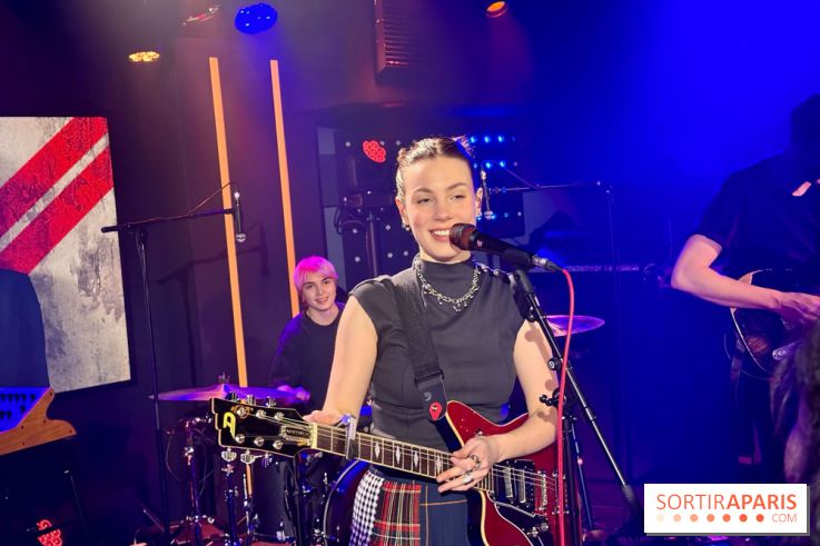 Adé enflamme le Grand Studio RTL2 lors d’un Concert Très Très Privé intense et solaire