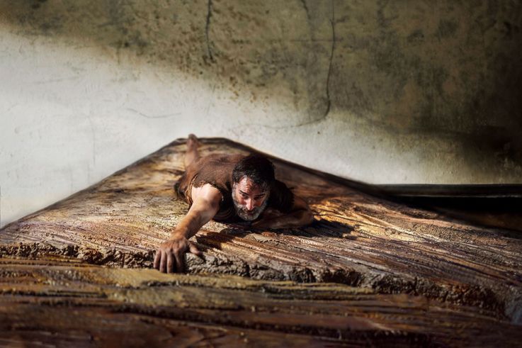 L'Homme qui rétrécit – Jean Dujardin face à l'inconnu dans une adaptation du roman culte