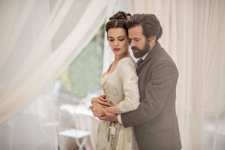 Eiffel : le biopic romantique avec Romain Duris et Emma Mackey