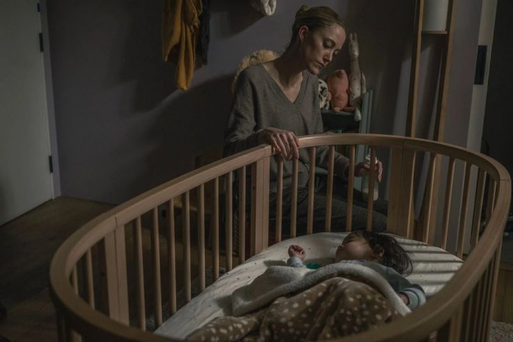 La Main sur le Berceau : le thriller psychologique bientôt sur Disney+