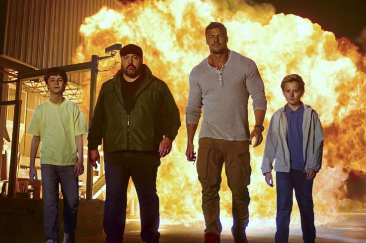Une journée incontrôlable : Kevin James, Banks Pierce, Benjamin Pajak, Alan Ritchson