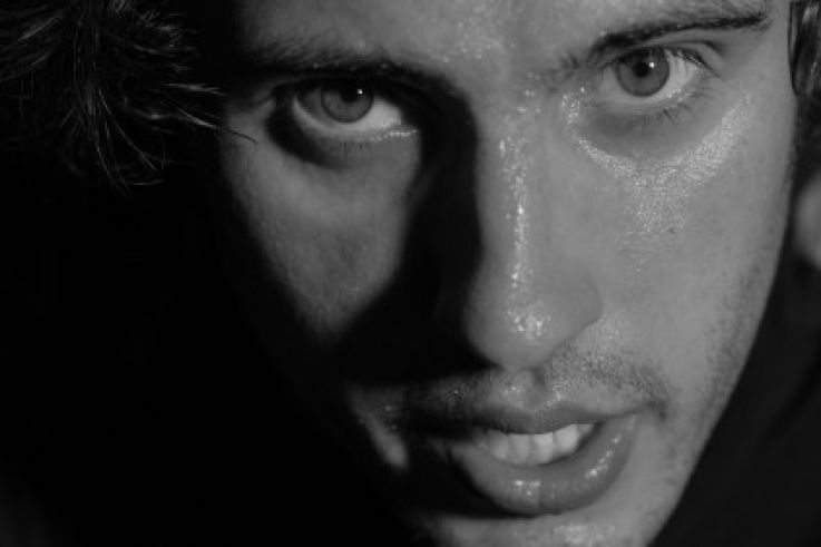 Forcenés : un acteur-cycliste en scène au Théâtre de la Concorde