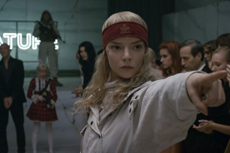 Sacrifice sur Netflix : Chris Evans otage d’Anya Taylor-Joy chez Romain Gavras