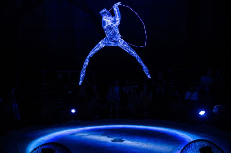 Nocturne (Parade), Phia Ménard