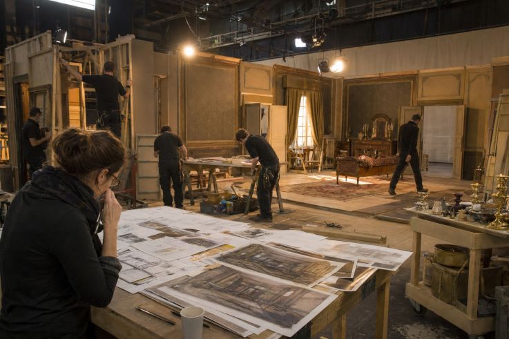 Cinéma : comment fabrique-t-on un décor de tournage ?