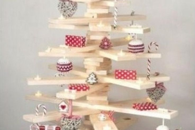 Atelier familial : création de sapin de Noël en palettes chez les Inventeurs