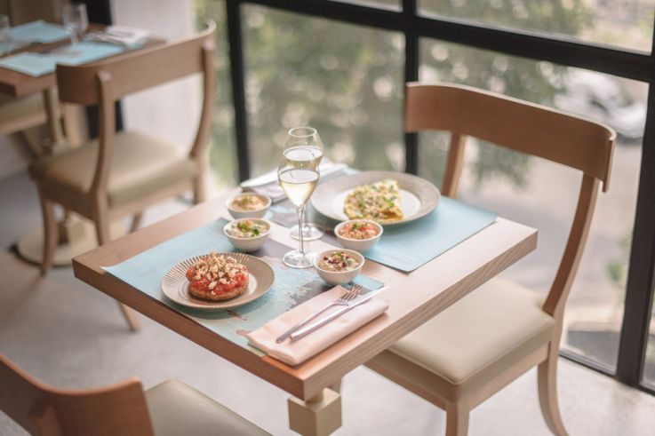 Le Brunch du 14 juillet 2023 chez Laurier pour regarder le défilé en mangeant Grec