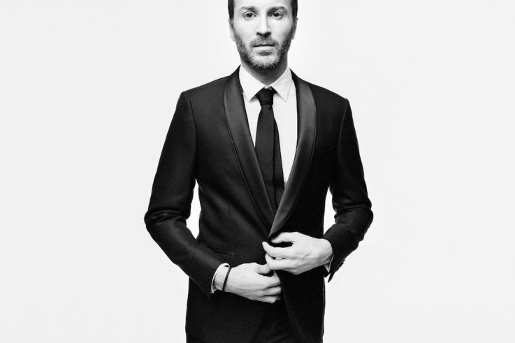 Riopy enflamme les Folies Bergère à Paris avec un spectacle pianistique époustouflant