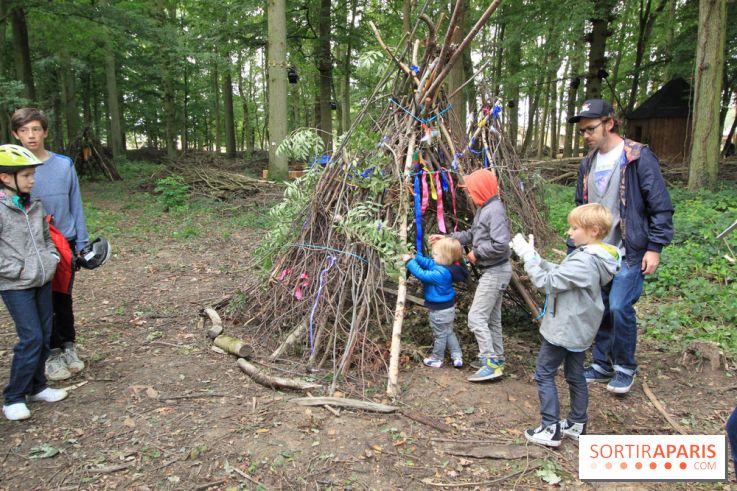 Construction de cabanes au Villages Nature