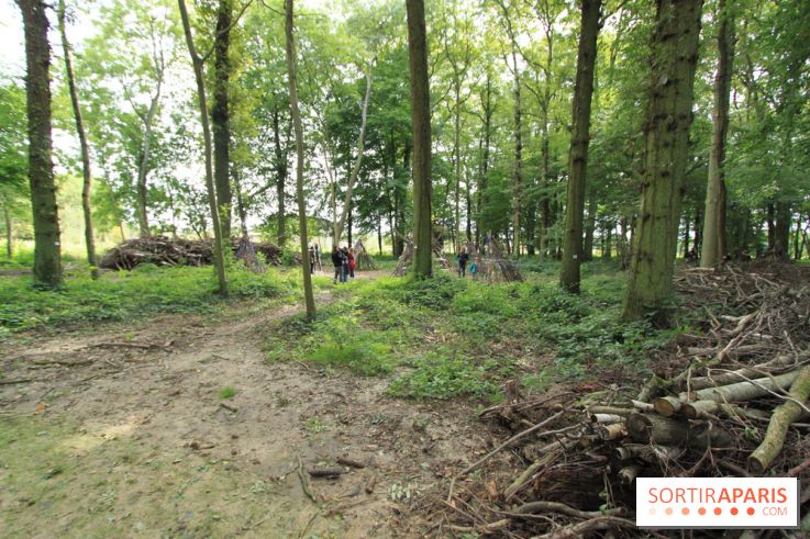 Construction de cabanes au Villages Nature